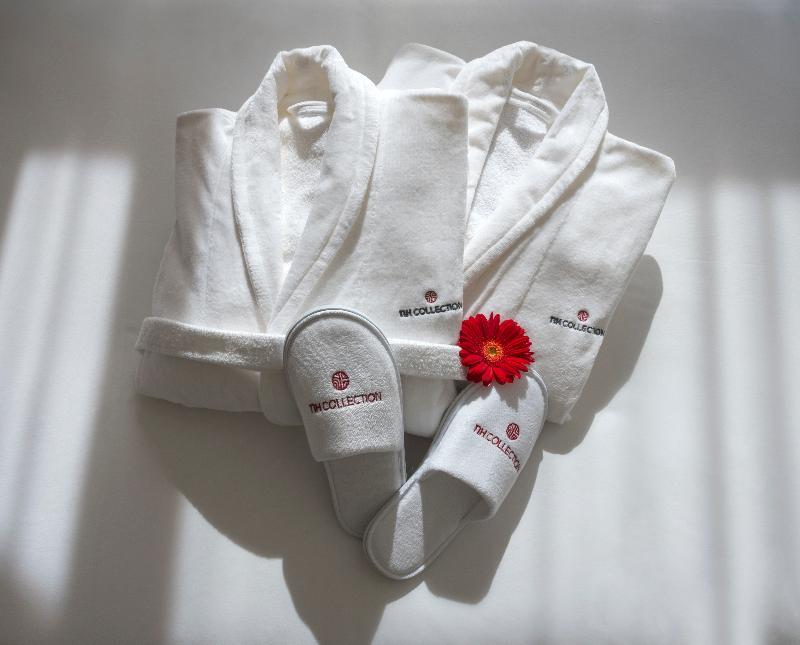 Hotel Nh Collection Bogota Andino Royal Zewnętrze zdjęcie A bathrobe and slippers